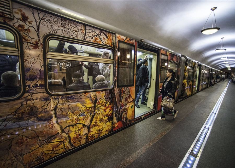 رجل يضيع رماد جثة أحد أقرباء زوجته في مترو الأنفاق بموسكو!
